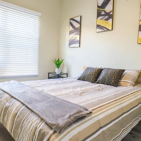 2Br Retreat Near Balboa Park Apartment